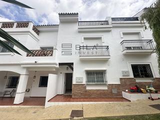 House  Renne cassin. Casa en venta en pinos de alhaurín