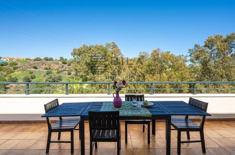 Foto e3a9c2b8-7973-43f3-ad7a-45bd5624fb85. Ático  en venta en urb. los eucaliptos, Calahonda, costa en Mijas