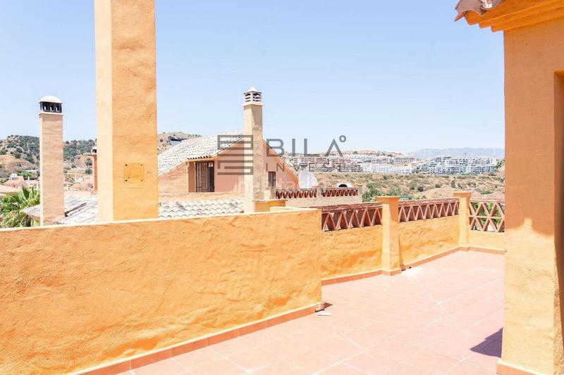 Foto 2a3786ef-01ad-4995-a476-a4f35cabfafb. Reihenhaus mit pool in Riviera del Sol Mijas