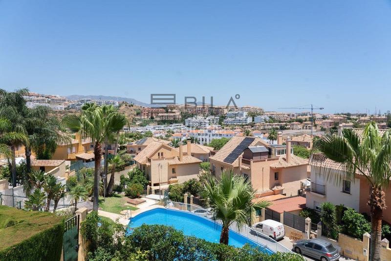 Foto 46b61173-e077-4813-a83d-e3f52bf7f86e. Reihenhaus mit pool in Riviera del Sol Mijas