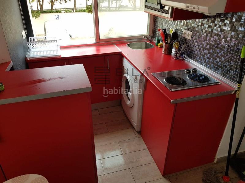 Foto 501bd4b1-8e38-427d-8a44-a2cd4735a81c. Piso  en venta en 1 linea de playa, en Calahonda, costa en Mijas