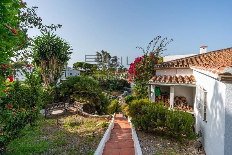 Foto 03df7e08-d91f-467f-8534-613b4d981a6b. Chalet  independiente en venta en el faro, costa en Mijas
