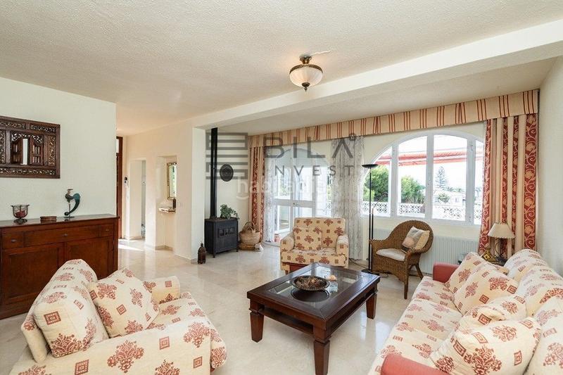 Foto c10ee7b4-3ed1-4cbc-a2ad-775ecf6b134e. Chalet  independiente en venta en el faro, costa en Mijas