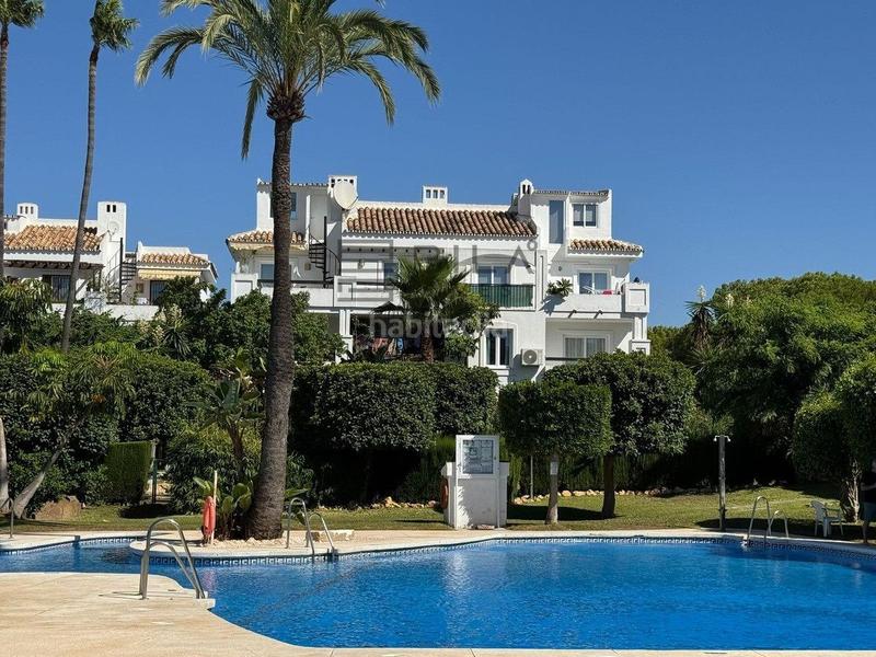 Foto 77d9d4e5-2427-4ba5-a89b-656a1b1b33cc. Dúplex  en venta en urb. albamar, calahonda, costa en Mijas