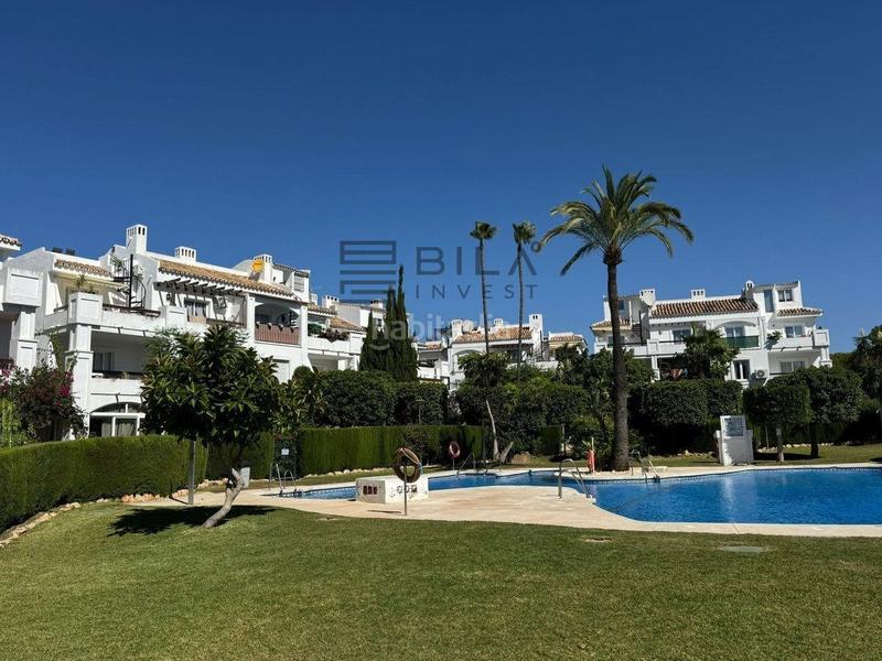 Foto a39ad86f-1beb-4a11-b9ed-95a261b087b6. Dúplex  en venta en urb. albamar, calahonda, costa en Mijas