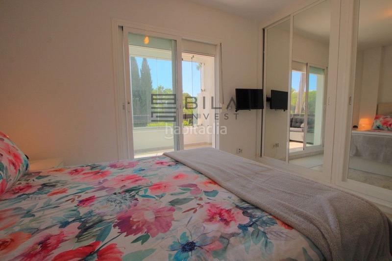 Foto e5b8a1a1-6516-49b2-adb3-78ab9f59428d. Dúplex  en venta en urb. albamar, calahonda, costa en Mijas