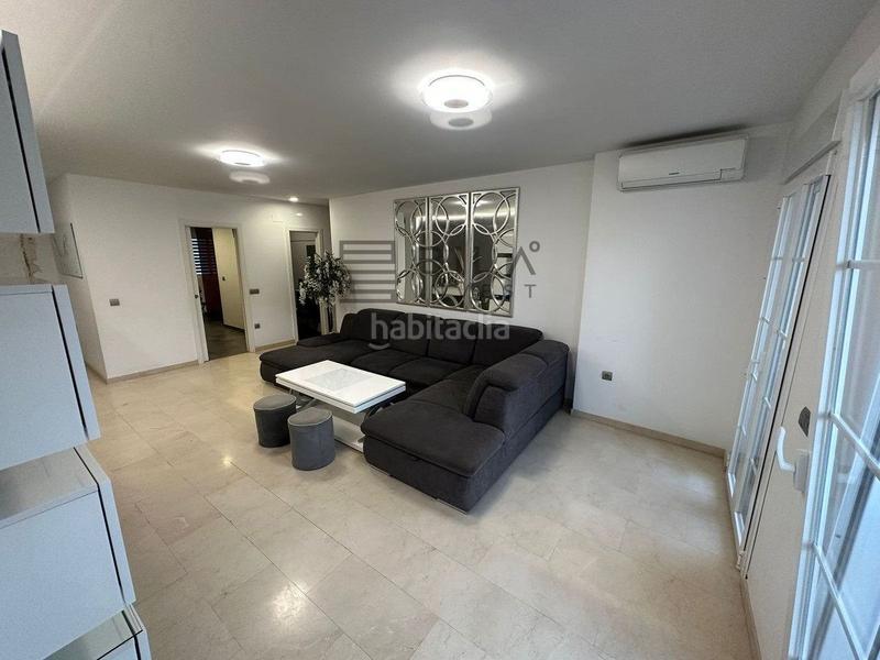 Foto 228d2dbb-e47c-4b2a-b6b9-1168663a8c9c. Piso  en venta en edificio granada, nueva andalucía, en Marbella