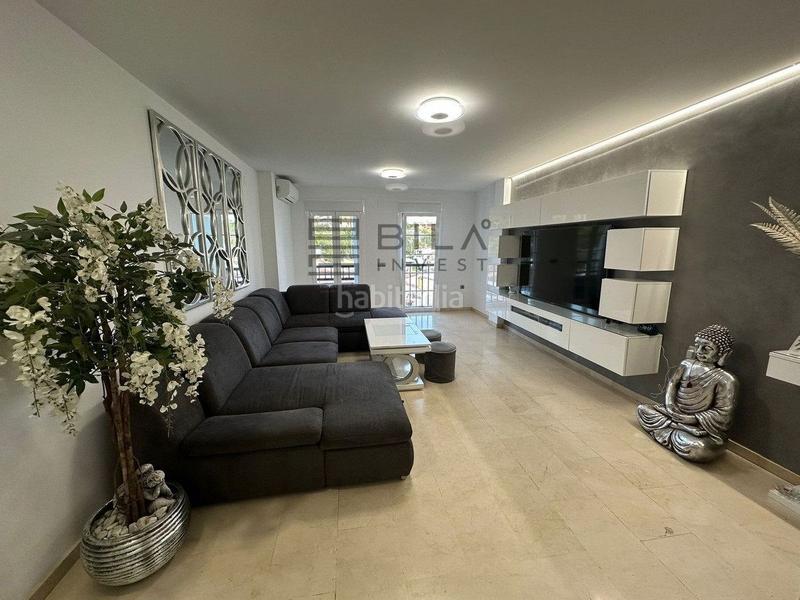 Foto 8cfb130d-e2ff-4af0-b346-2179fd583636. Piso  en venta en edificio granada, nueva andalucía, en Marbella