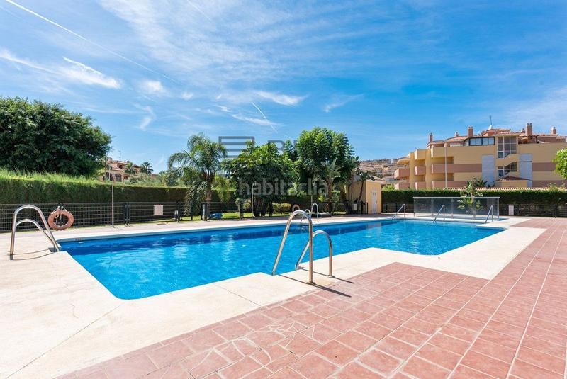 Foto c374d0ca-bae4-4a7e-a389-191aa88c48d7. Appartamento con parcheggio piscina in la cala Mijas Mijas