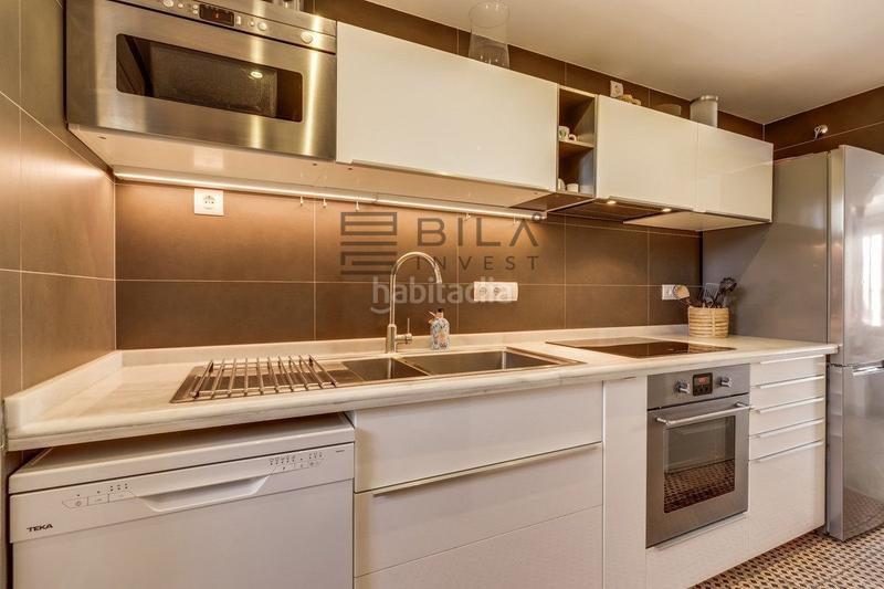 Foto b8da7737-cfe0-43ea-b1ec-d3505d3ca373. Dachwohnung mit pool in Nueva Andalucía centro Marbella