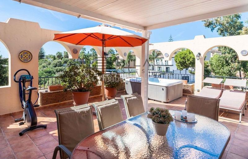 Foto 10d4f66d-1a95-4706-9d6a-29c4b1727d49. Attico con piscina in campo de Mijas Mijas