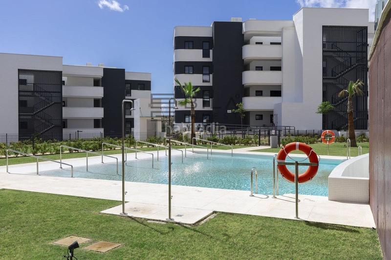 Foto b5be1cc6-e90e-4a47-9e59-04e90d6b01b2. Flat with parking pool in El Higuerón Fuengirola