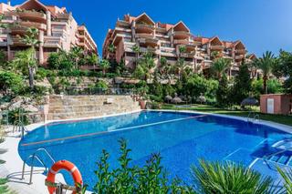 Pis  Calderón de la barca. Piso en venta en urb. magna marbella, nueva andalucía, marbella