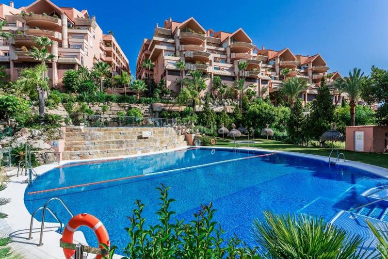 Foto 286528db-4e42-4c2c-995e-f2f43ec5f05b. Appartamento con parcheggio piscina in Las Brisas Marbella