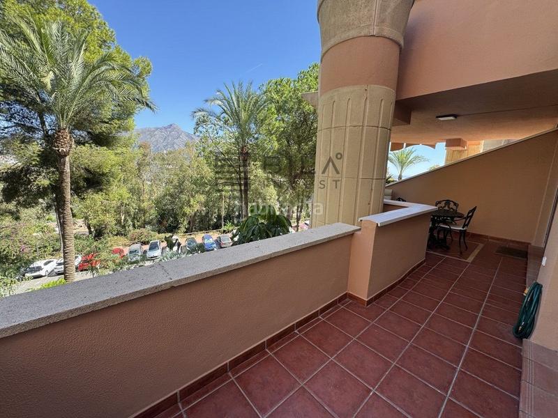 Foto b599a3c4-3e8c-4ad2-a1a2-10eddc7ccf8b. Appartamento con parcheggio piscina in Las Brisas Marbella