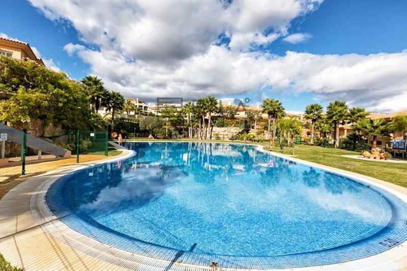 Foto 36ef8027-0fc3-46f0-b10c-a49974c2e3de. Maison jumelée avec piscine dans Riviera del Sol Mijas