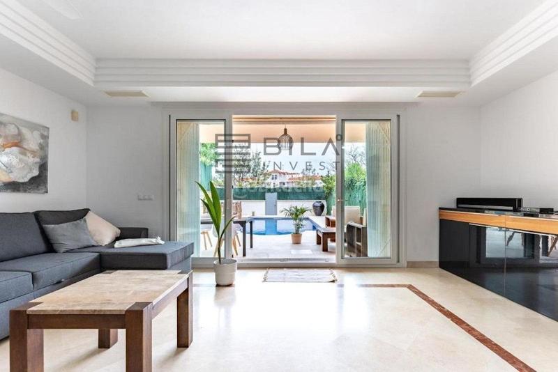 Foto 3bb8793a-5390-49bc-8b05-ab7f2cc0f6a5. Maison jumelée avec piscine dans Riviera del Sol Mijas