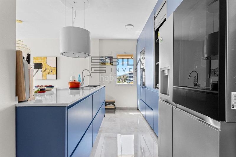 Foto bc003233-27ad-4dc8-80ac-f82e1e1656df. Ático  en venta en urb. higuerón, fuengirola en Benalmádena