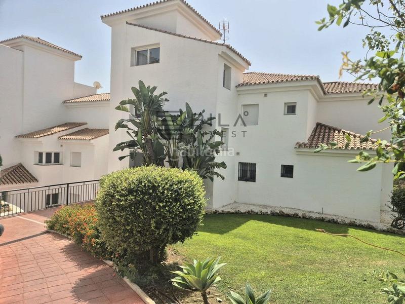 Foto fadf7830-83d2-47c2-b0b3-9d409469c77b. Pis amb aparcament piscina a Alhaurín Golf Alhaurín el Grande