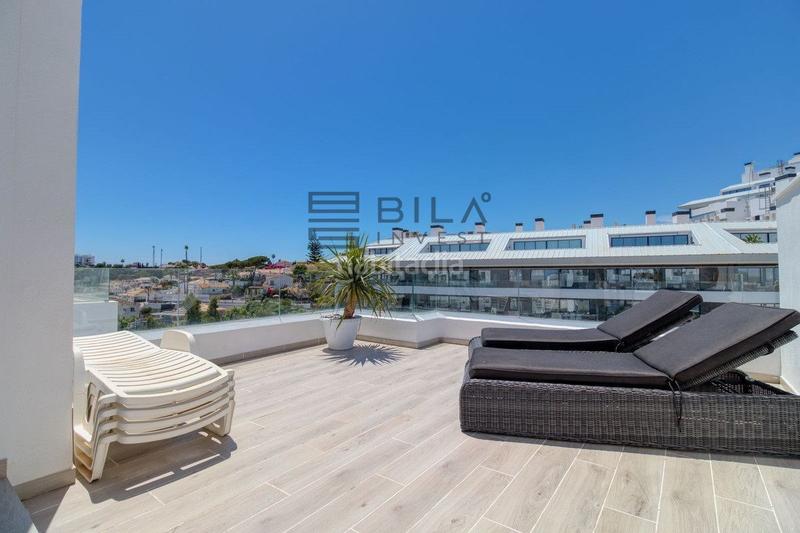 Foto 3a23ffa3-ef5f-4d10-8278-f5160eddf690. Maison jumelée avec parking piscine dans Castillo Sohail - Myramar Fuengirola