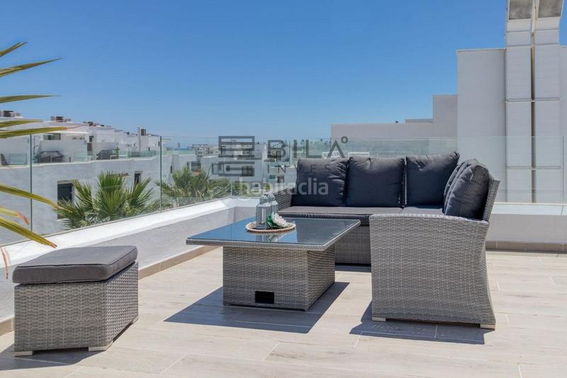 Foto e552c45b-61b3-426c-b50b-89b88c1576ca. Maison jumelée avec parking piscine dans Castillo Sohail - Myramar Fuengirola