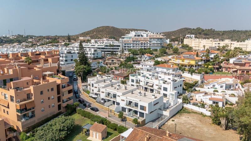 Foto 9aa1aa50-118d-4cac-a134-c54aea0f7b06. Maison jumelée avec piscine dans Castillo Sohail - Myramar Fuengirola