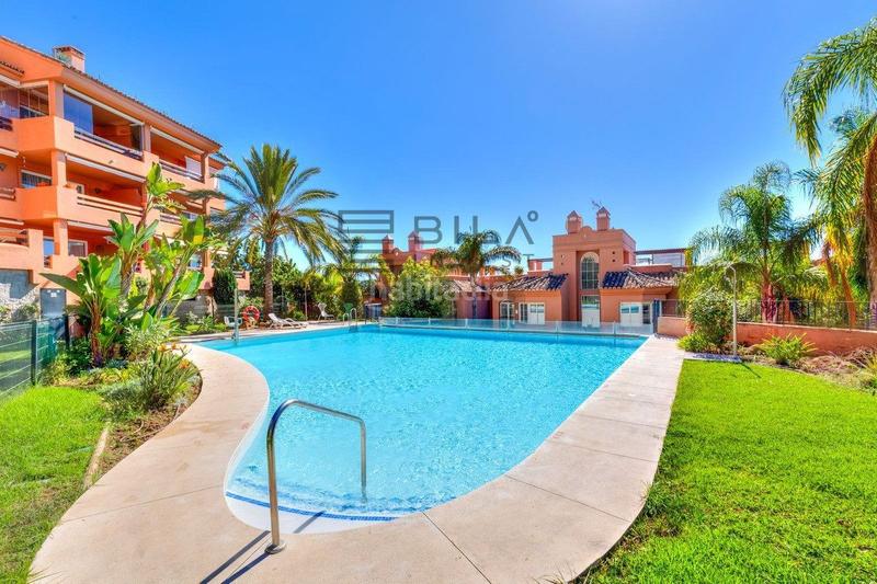 Foto bd0ddc72-51c3-4ebd-aa14-4d8d8f3152f4. Àtic amb piscina a Torreblanca del Sol Fuengirola