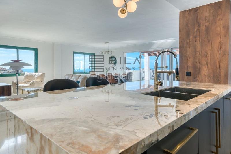 Foto e07b22f9-351a-428c-a945-c88a8822d0b3. Àtic amb piscina a Zona Centro Comercial Torrequebrada Benalmádena