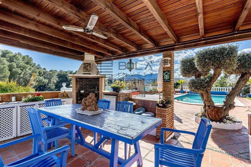 Foto 7f6e5e97-d323-4de2-9d21-d439cab67f72. Chalet with parking pool in Centro Alhaurín el Grande