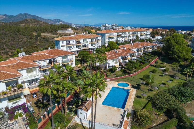 Foto d0f4e111-dd8b-46dc-bad3-68ec659efa0a. Appartement avec parking piscine dans El Faro de Calaburra - Chaparral Mijas