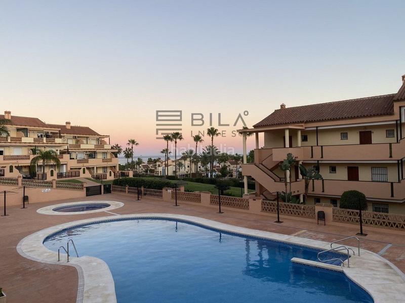 Foto 332184df-b2a8-4e15-8c01-bac9547a336c. Pis amb aparcament piscina a El Faro de Calaburra - Chaparral Mijas