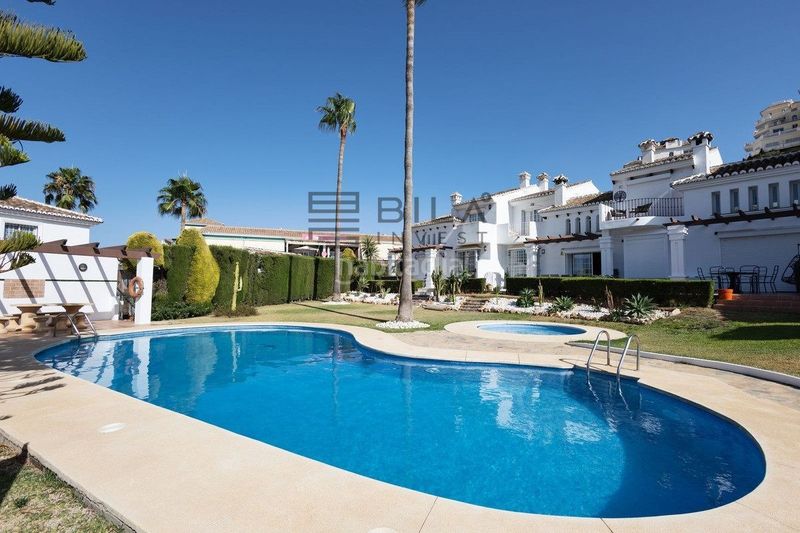 Foto 80ae6fec-4c86-470e-84d0-f1ea53838a68. Casa adossada amb aparcament piscina a Riviera del Sol Mijas