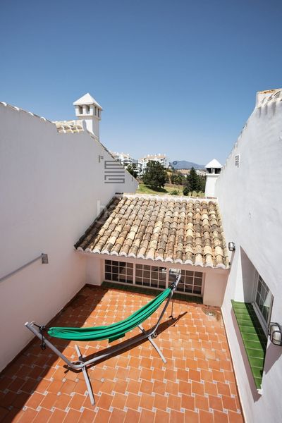 Foto ee1c628c-0169-4824-bee6-356d8d89ee2e. Casa adossada amb aparcament piscina a Riviera del Sol Mijas