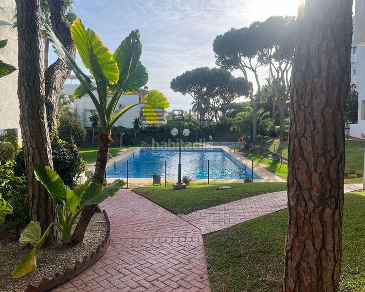 Foto 287d0758-d339-43a0-96f2-a81526eb7d5c. Pis amb aparcament piscina a Calahonda Mijas
