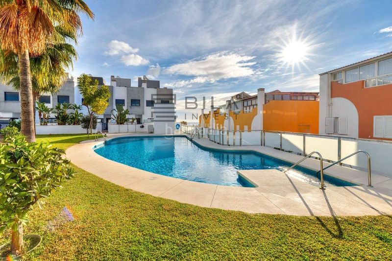 Foto 585bf6a6-9622-4f29-93cc-f2082d76d405. Casa adossada amb aparcament piscina a Torreblanca del Sol Fuengirola