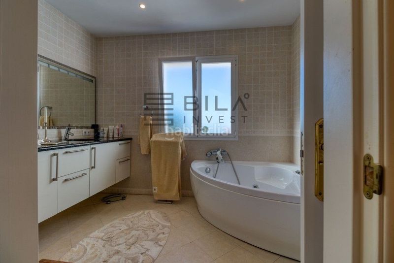 Foto e0cd8db2-41bc-4b57-9e32-f51f347abe2b. Xalet amb aparcament piscina a Mijas pueblo Mijas