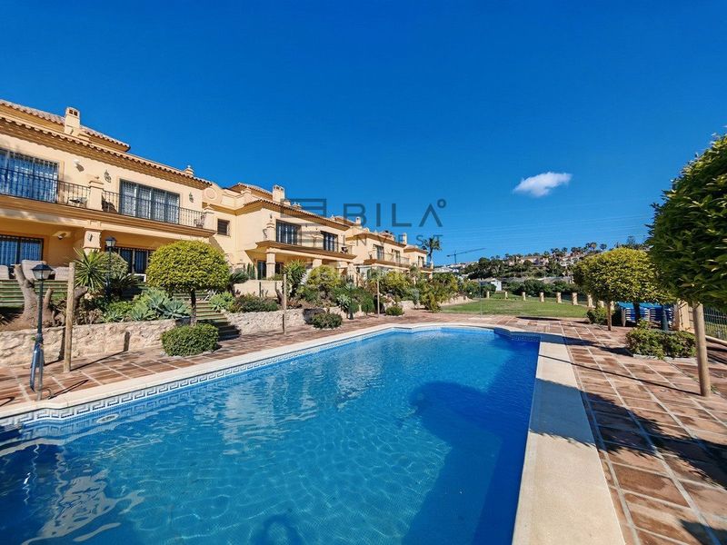 Foto e6507131-1f28-4ad3-a663-39c0abe4fd5d. Casa adossada amb aparcament piscina a Riviera del Sol Mijas
