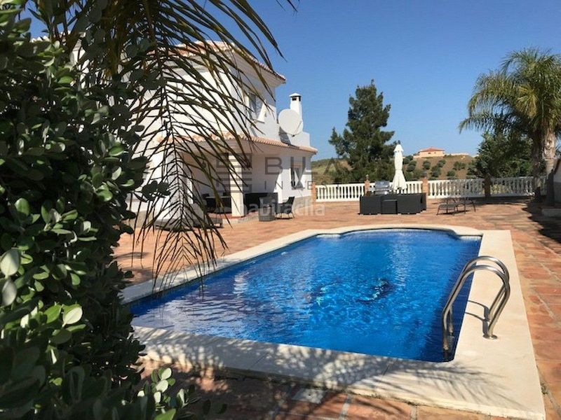 Foto 7b412956-975b-44a0-a8f0-48989c6eb8f9. Xalet amb aparcament piscina a La Cala Golf - Lagar Martell Mijas