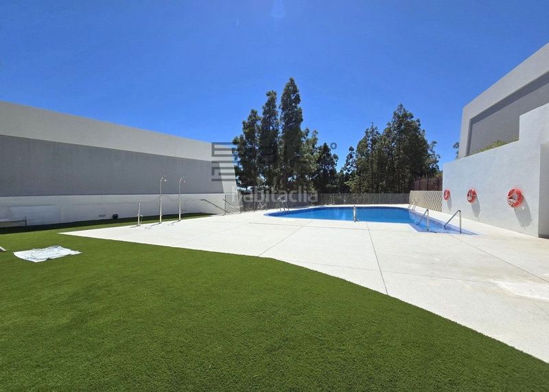 Foto 714f4465-7c85-4b4e-b12b-24b85f4403f2. Casa adossada amb piscina a El Faro de Calaburra - Chaparral Mijas
