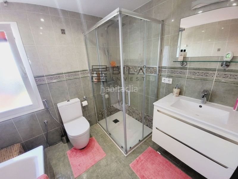 Foto 6d504c10-4e9d-4908-bf15-2a4172e5cfd3. Casa adossada amb aparcament piscina a Riviera del Sol Mijas