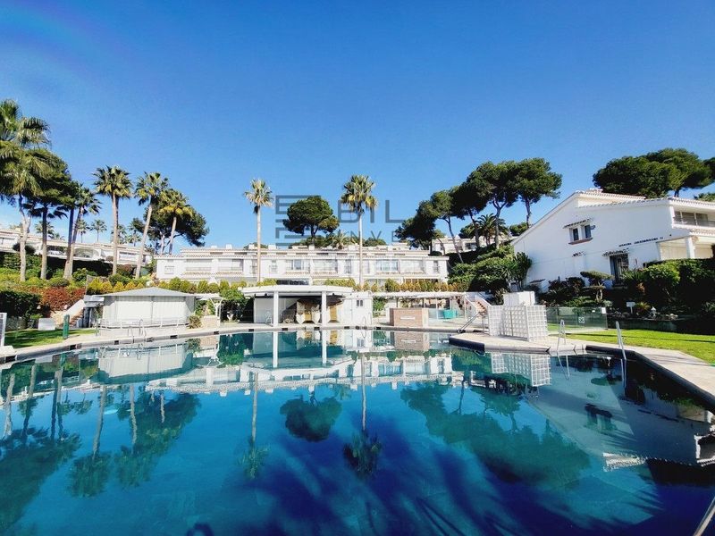 Foto dc378795-5d89-4726-88ef-b95e62c5b626. Casa adossada amb aparcament piscina a Riviera del Sol Mijas