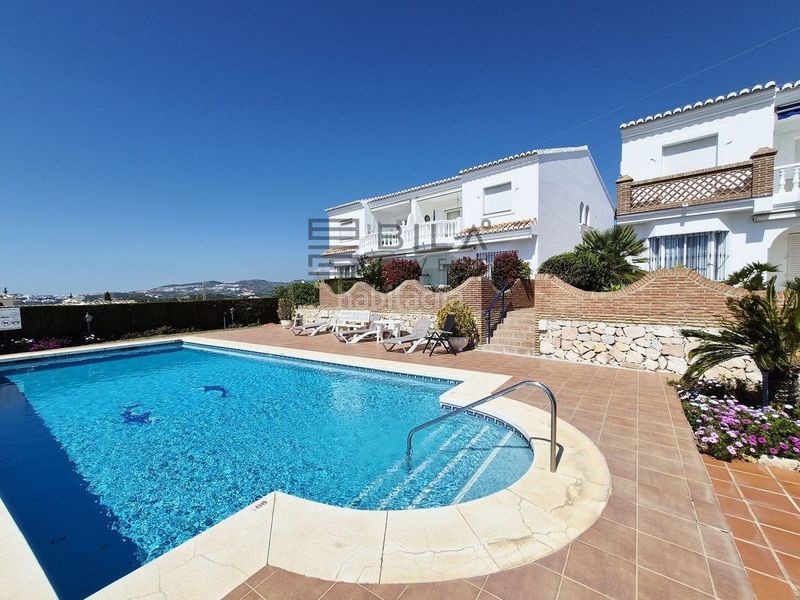 Foto ef27c6d8-4e81-4a39-8973-fd117cf54df9. Àtic amb piscina a El Faro de Calaburra - Chaparral Mijas