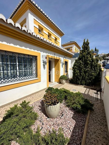 Foto d9ff9e84-3a93-4105-b3c3-bebe31a06e25. Casa adossada amb aparcament piscina a Calahonda Mijas
