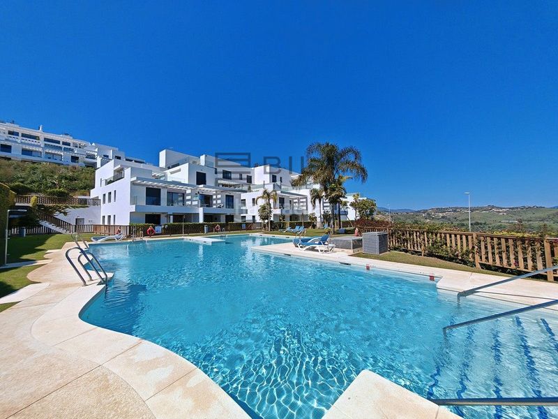Foto ac06639c-3f95-48c0-b39e-ffa8f37b7855. Pis amb aparcament piscina a la cala Mijas Mijas