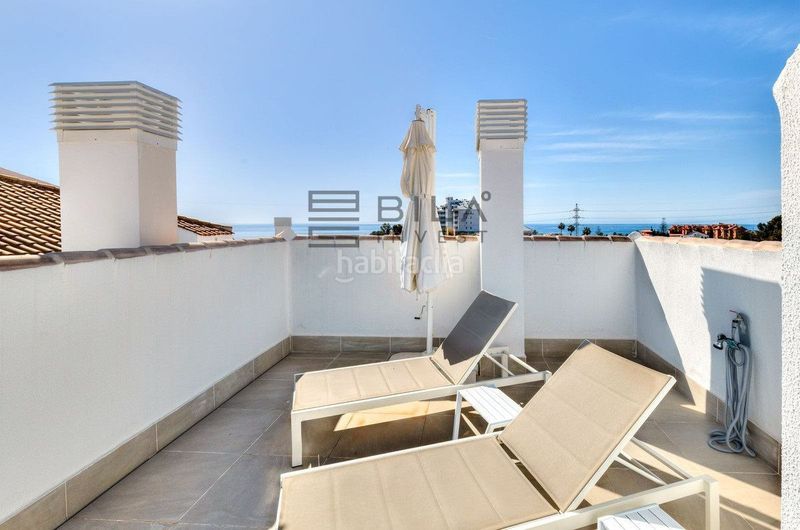 Foto a4cd2d65-d3fd-49cc-8d54-db7283d8335e. Àtic amb piscina a Torreblanca del Sol Fuengirola