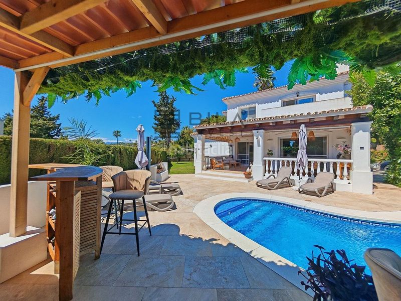 Foto 12dab2aa-e2d2-4694-b7ed-4281b5b001eb. Xalet amb piscina a Calahonda Mijas