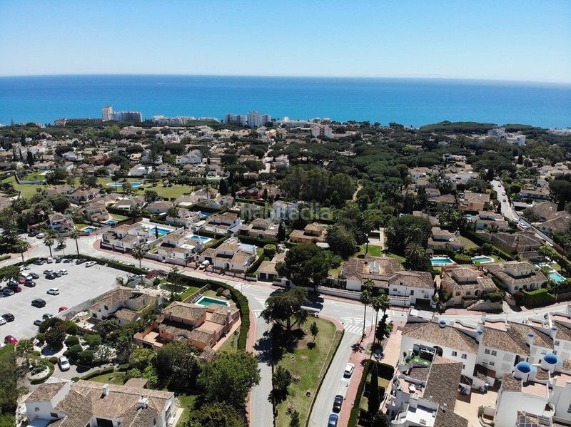 Foto c2361f51-4b4c-478f-819b-5e3d879a46c9. Xalet amb piscina a Calahonda Mijas