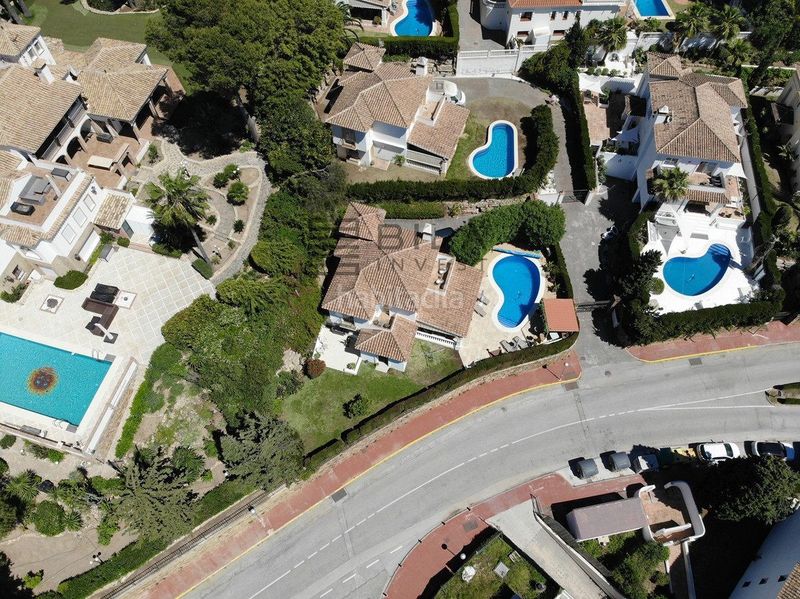 Foto df622d49-d4b3-4b02-9113-8857ef1bce4f. Xalet amb piscina a Calahonda Mijas