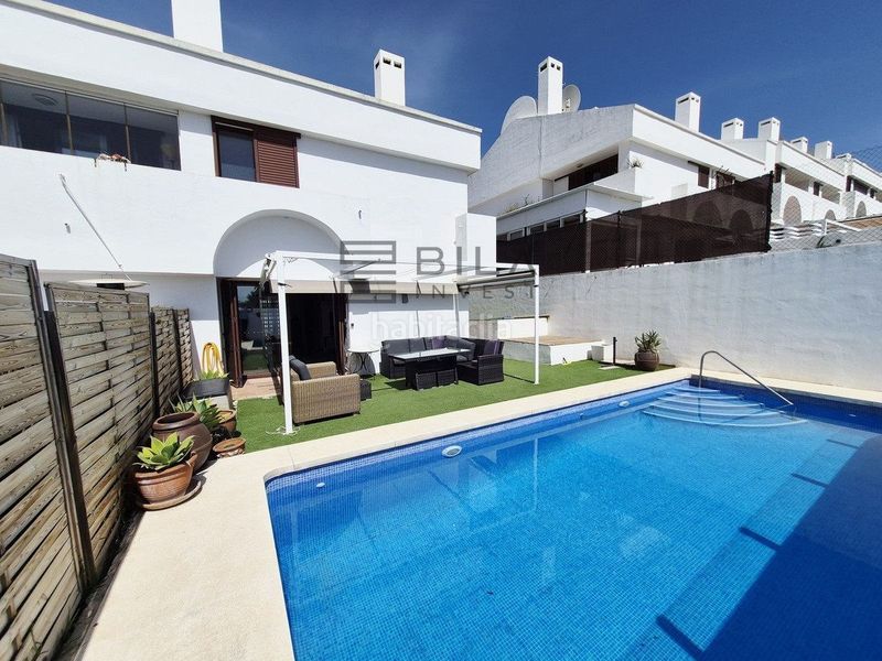 Foto 03eb5e9b-080e-49c1-82f6-2e6483207a5f. Casa adossada amb piscina a El Faro de Calaburra - Chaparral Mijas