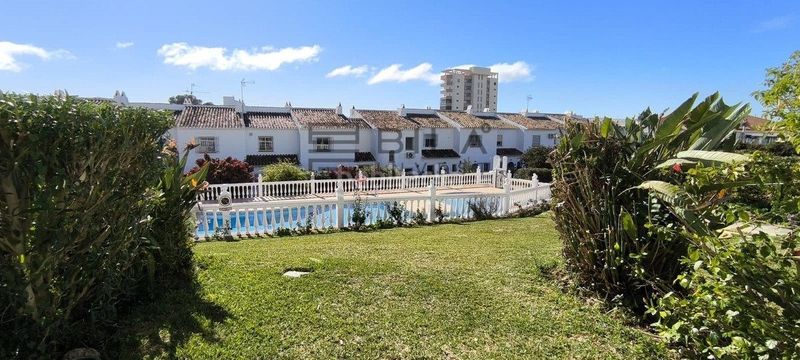 Foto b9ead9aa-d1b3-4c2f-a3a1-5c1ac6693e44. Casa adossada amb piscina a Riviera del Sol Mijas